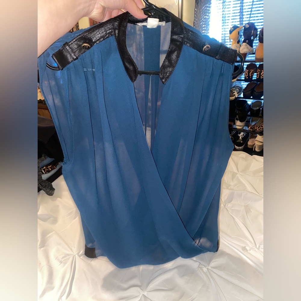 Very J Teal Top Size Medium